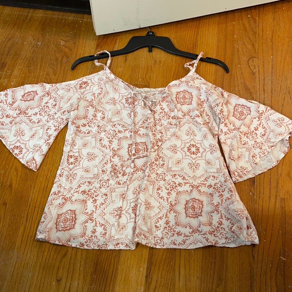 Off the shoulder Printed Tee